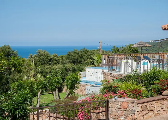 Kompleks wypoczynkowy U Pirellu Porto-Vecchio (Corsica)