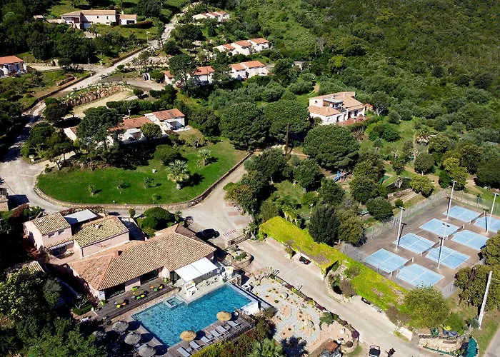 Kompleks wypoczynkowy U Pirellu Porto-Vecchio (Corsica)